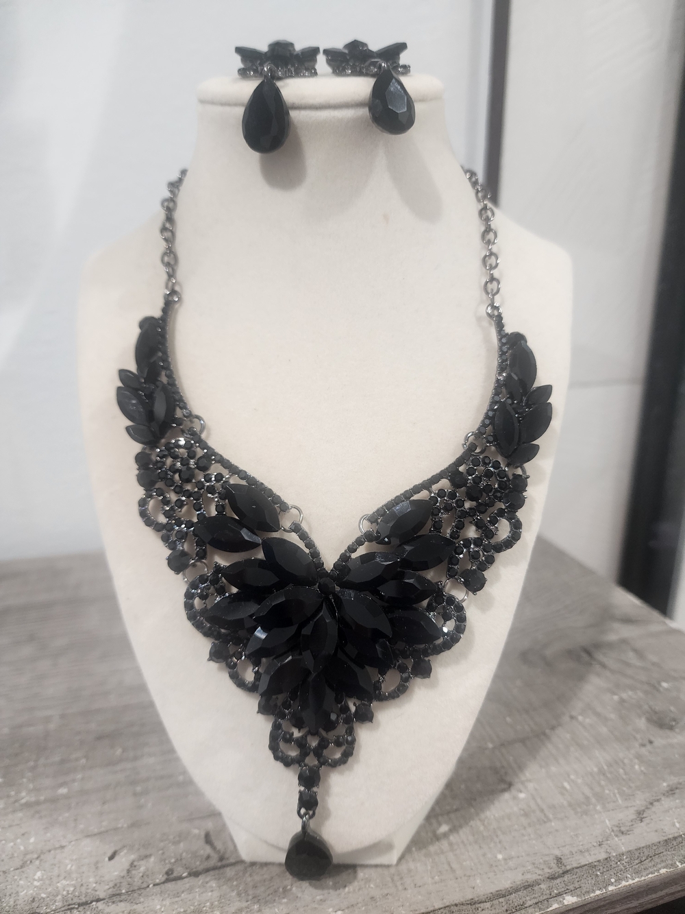 Elegant Black Statement Necklace and Earring Set